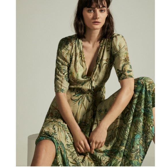 🧉OYSHO🧉POSH JUNGLE PRINTED DRESS🧉 - Picture 2 of 9
